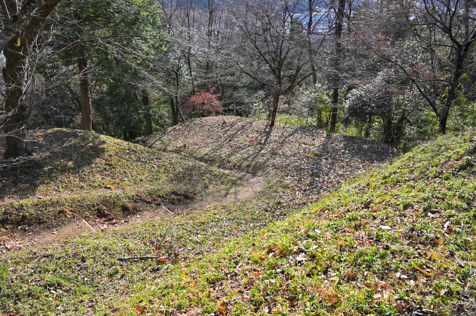 勝山城（山梨県都留市）の詳細情報・周辺観光｜ニッポン城めぐり−位置