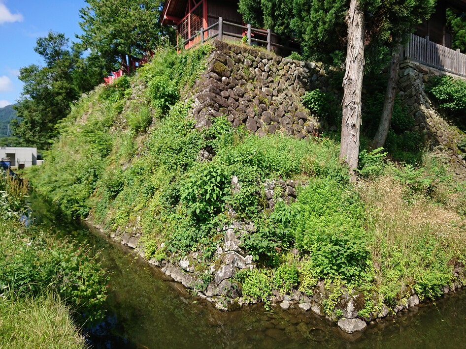 増島城（岐阜県飛騨市）の詳細情報・周辺観光｜ニッポン城めぐり−位置